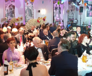 XVII Uniwersytecki Bal Charytatywny w Olsztynie. Sala była wypełniona po brzegi 