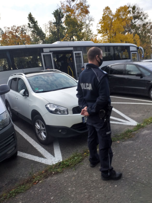 Irakijczycy wywożeni z komendy policji w Toruniu