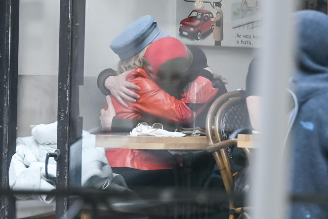 Katarzyna Figura przytula Maćka Musiałowskiego