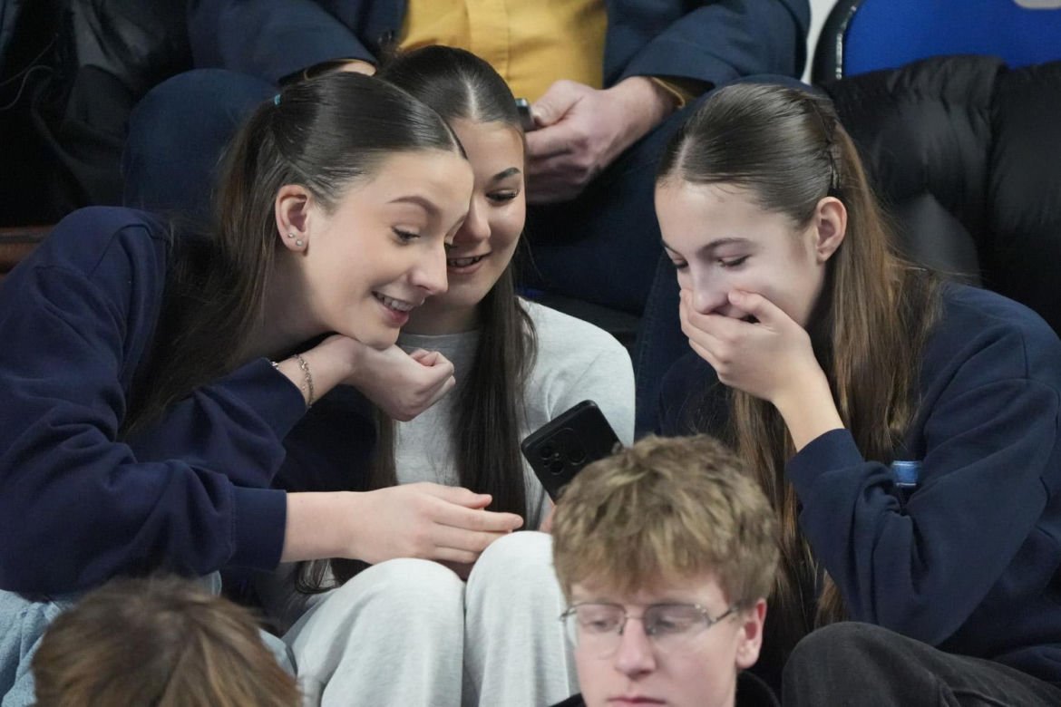 Halowe Mistrzostwa Polski 2025 w Arenie Toruń. Zdjęcia kibiców z trybun i sportowców