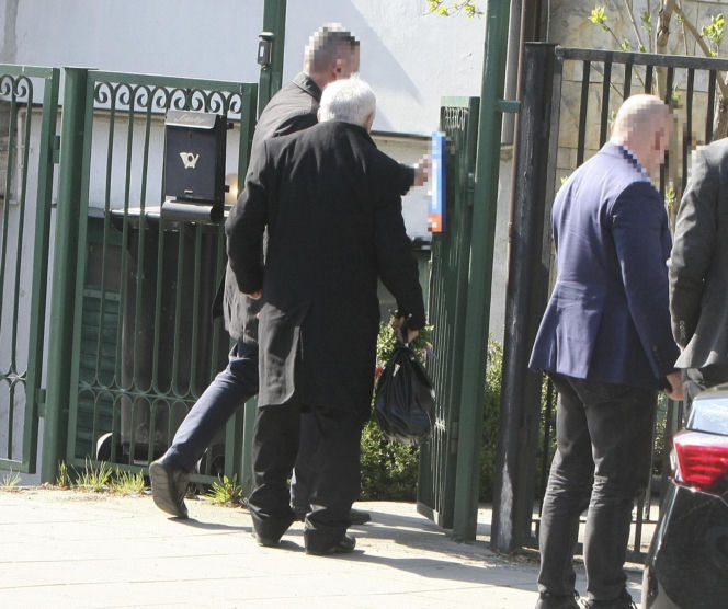 Jarosław Kaczyński szykuje się do świąt. Prezes PiS z kolorową palmą