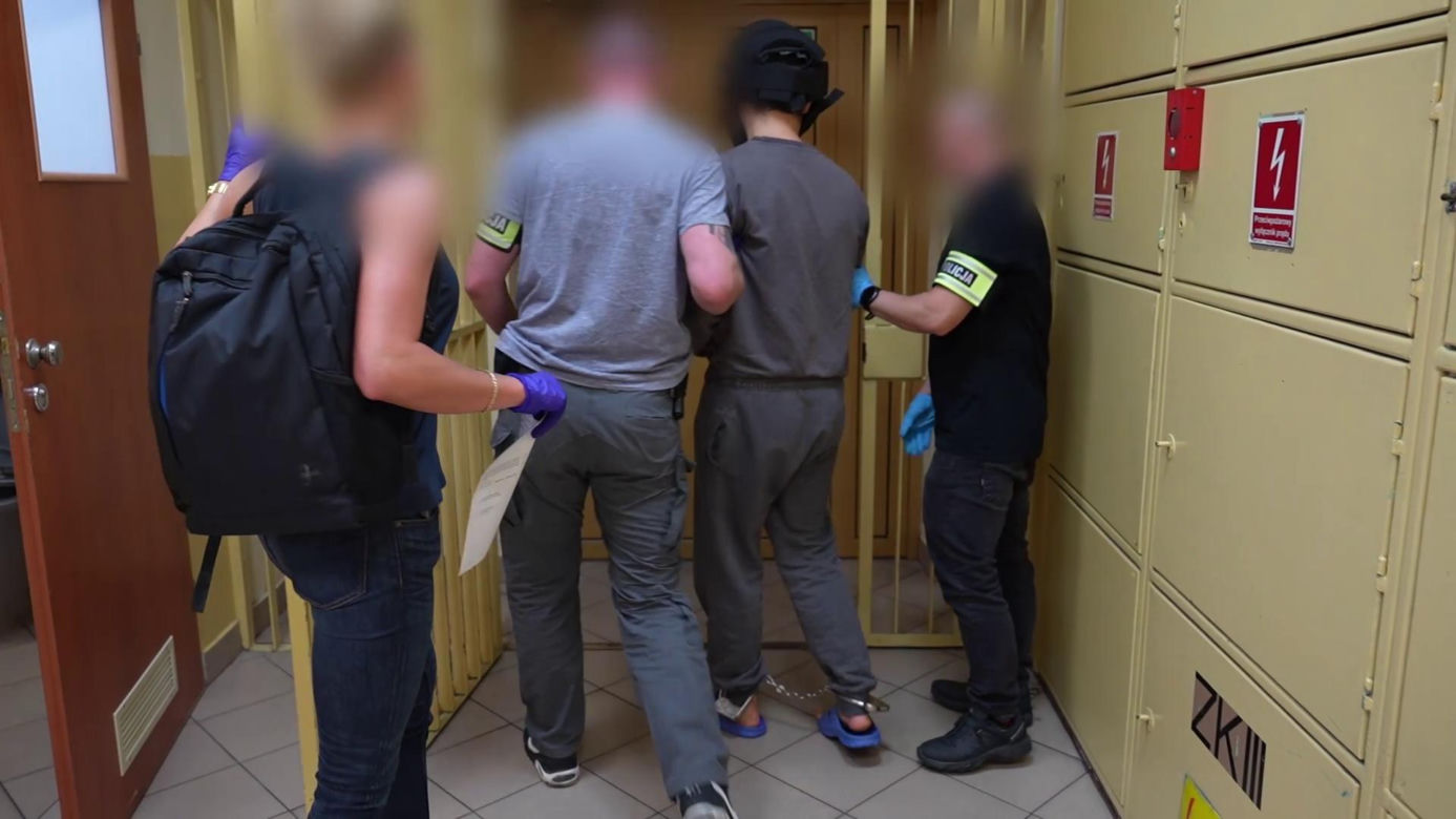 Podwójne morderstwo w Krakowie. Syn ofiar odpowie za zbrodnię ze szczególnym okrucieństwem [ZDJĘCIA]