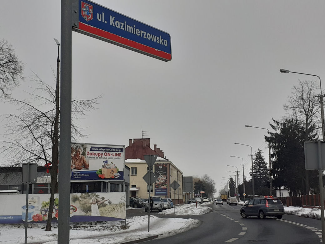 Ulica Kazimierzowska i zabytkowy budynek Mazowieckiego Ośrodka Doradztwa Rolniczego w Siedlcach w połowie lutego 2021