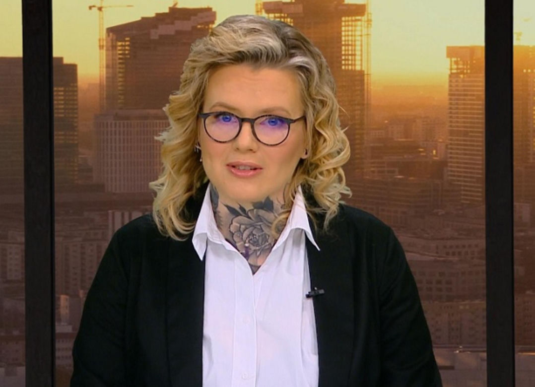 Karolina Opolska nową prowadzącą w TVP Info. Uwagę przykuwa ogromny tatuaż na szyi
