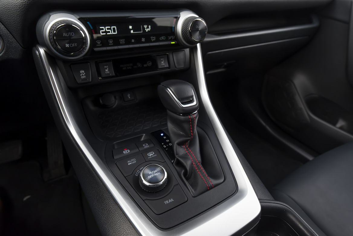 Suzuki Across Plug-in Hybrid i-AWD e-CVT Elegance