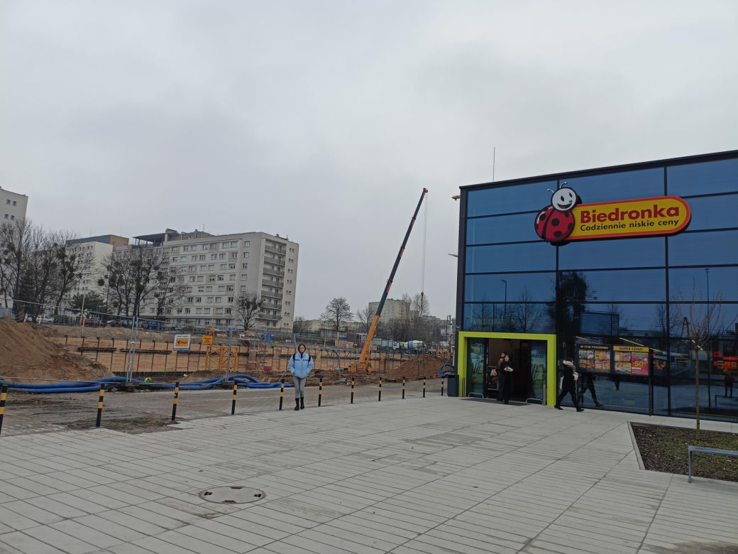 Nowoczesny sklep Biedronka w Poznaniu