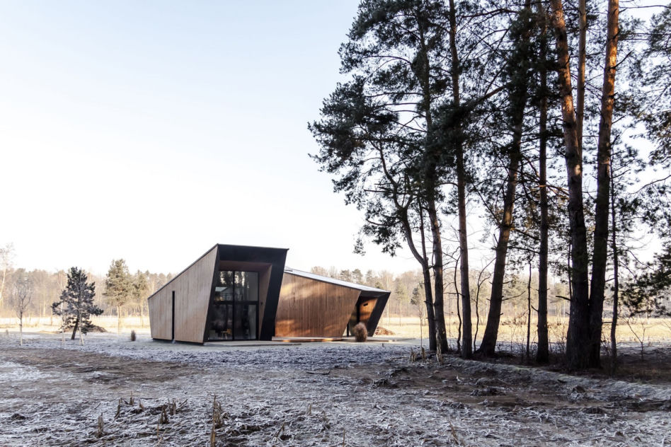 Cichosza: zespół całorocznych domków w Szydłowie projektu Modernstudio