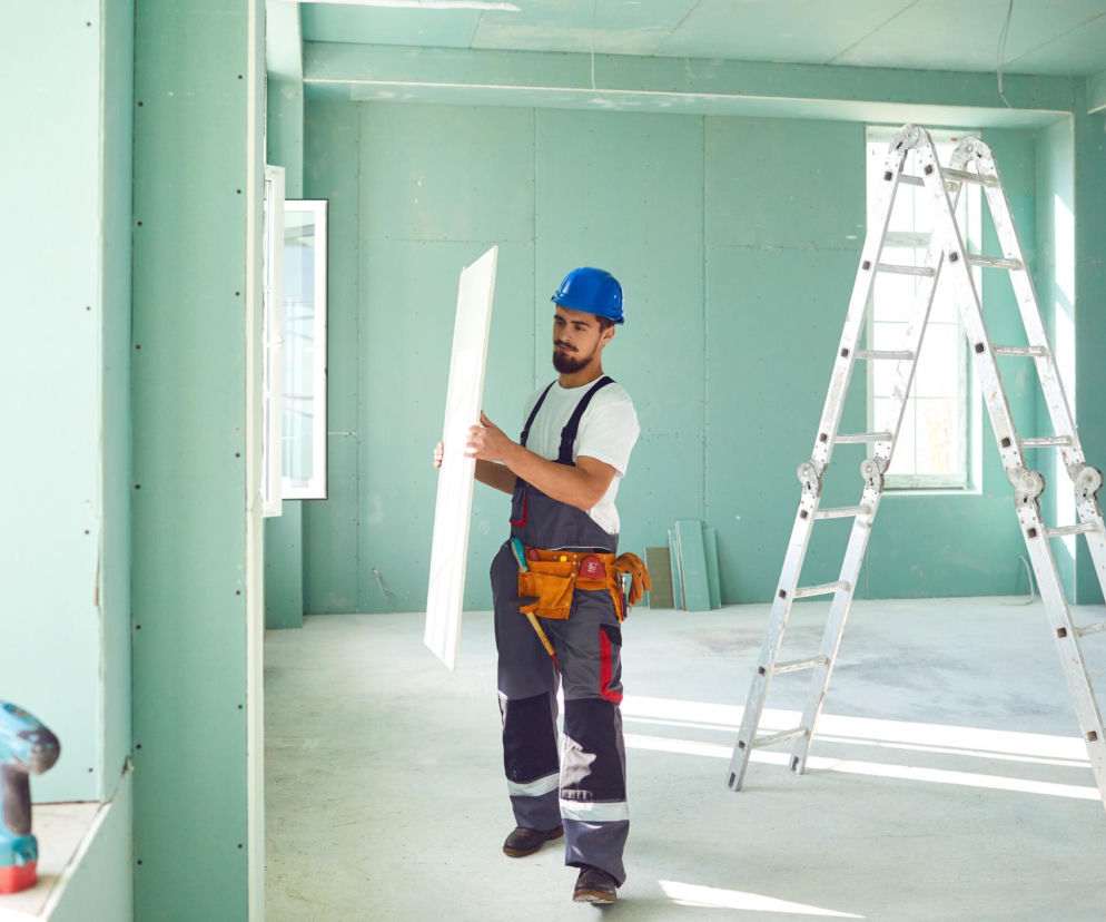 Ściany gipsowo-kartonowe – przewodnik, jak wykonać je bez błędów