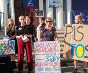 Protest w Szczecinie po przegłosowaniu ustawy Lex TVN