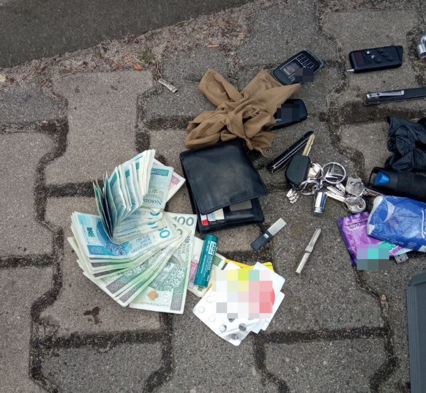 Jeep skradziony w Niemczech odnalazł się w Warszawie. Wraz z nim poszukiwany 32-latek