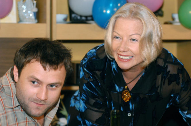 Na Wspólnej. Grzesiek Zięba (Leszek Lichota), Maria (Bożena Dykiel) - 2005 r.