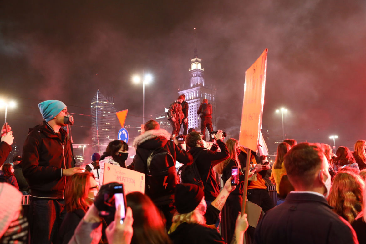 Protest przeciwko zaostrzeniu prawa aborcyjnego w Warszawie