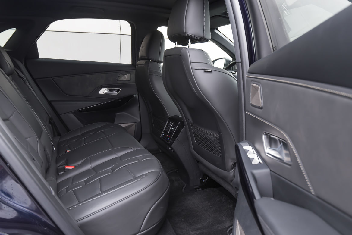 DS 7 Crossback E-Tense 300 4x4 Louvre