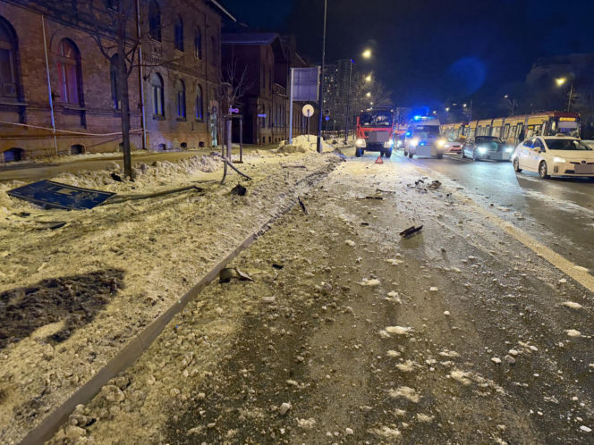 Warszawa: Tramwaje skierowane na objazdy! "Zdarzenie z udziałem BMW"