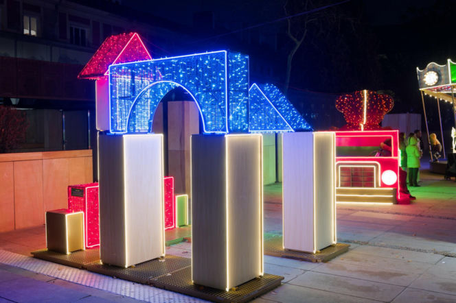 Świąteczne iluminacje w Warszawie