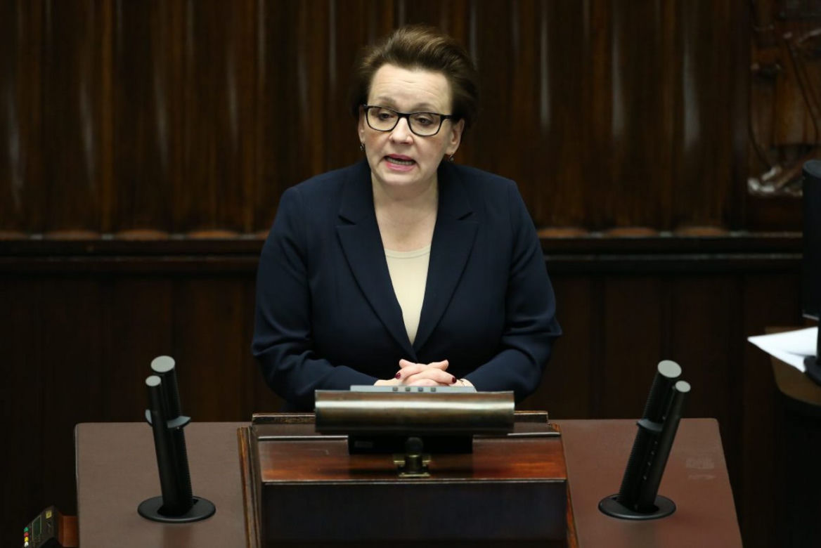 ZUPEŁNIE odmieniona Anna Zalewska! Jest nie do poznania