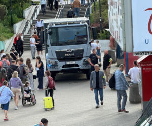 Ktoś rzucił plecak na tory metra. Pirotechnicy w akcji