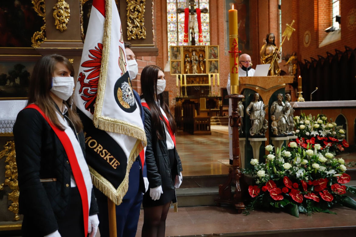 Święto Flagi i Konstytucji 3 Maja w Toruniu. Tak wyglądały w czasach pandemii koronawirusa