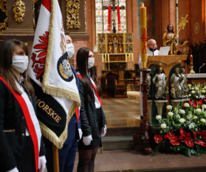 Święto Flagi i Konstytucji 3 Maja w Toruniu. Tak wyglądały w czasach pandemii koronawirusa