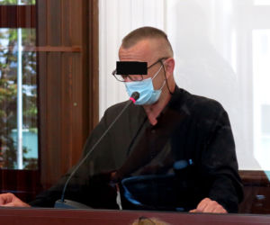 Z zazdrości zatłukł żonę gołymi pięściami?