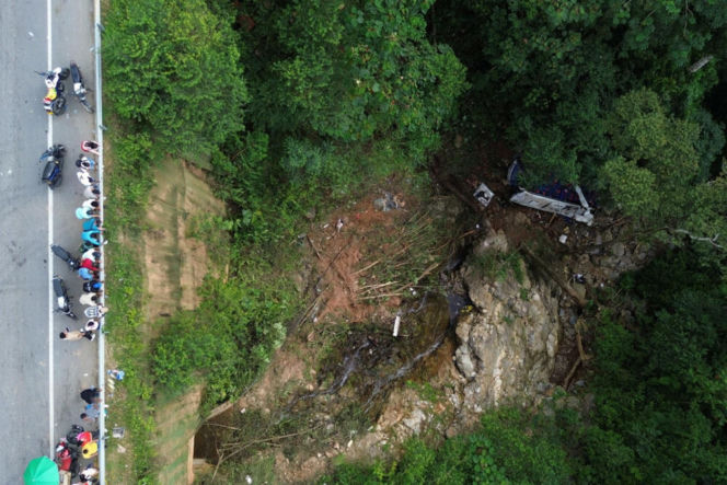 Kolumbia/ Liczba ofiar śmiertelnych wypadku autokaru szkolnego wzrosła do 17