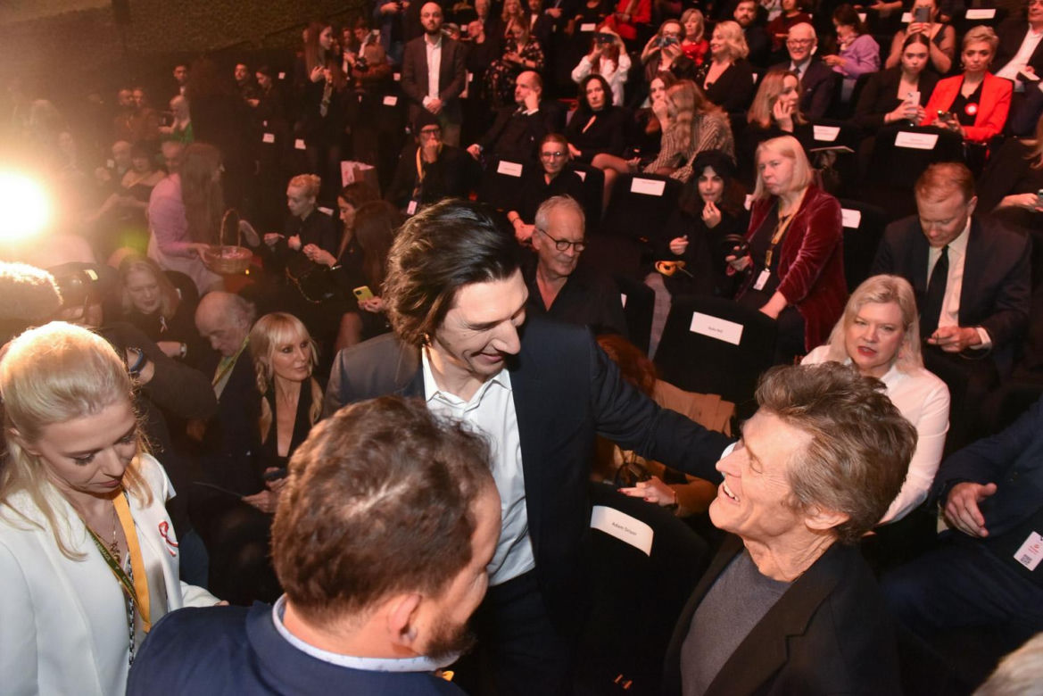 Otwarcie 31. MFF EnergaCAMERIMAGE w Toruniu. Willem Dafoe, Adam Driver i inne gwiazdy na gali