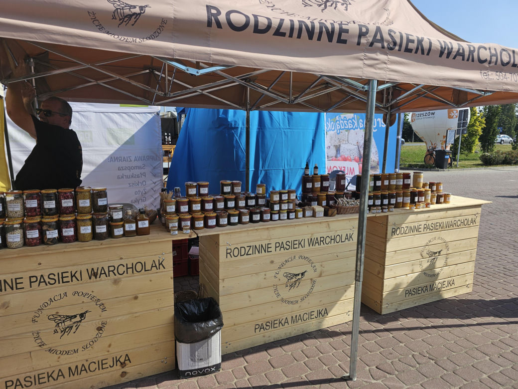 6. Eko-bazarek w Parku Papieskim 