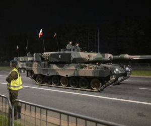 Nocna próba defilady wojskowej w Warszawie