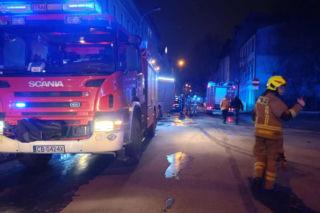 Tragiczny pożar w hotelu pracowniczym. Relacja świadków szokuje. „Wybijali szyby i wyskakiwali przez okno!”