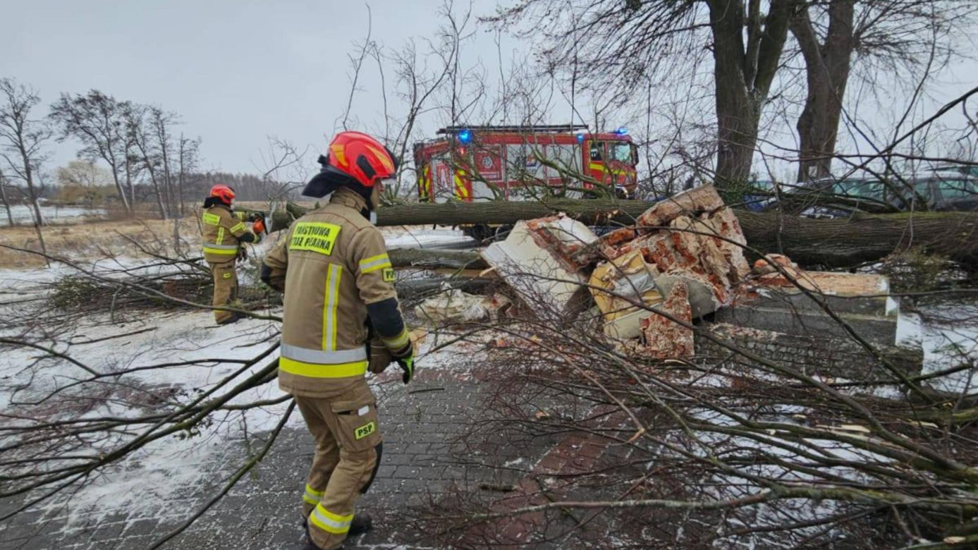 Wichura zniszczyła zabytkową kapliczkę przy sanktuarium