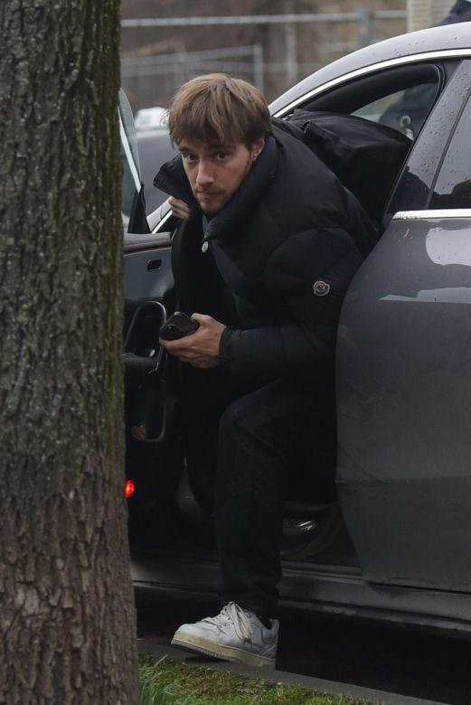 Maciej Musiał parkuje w Centrum Warszawy