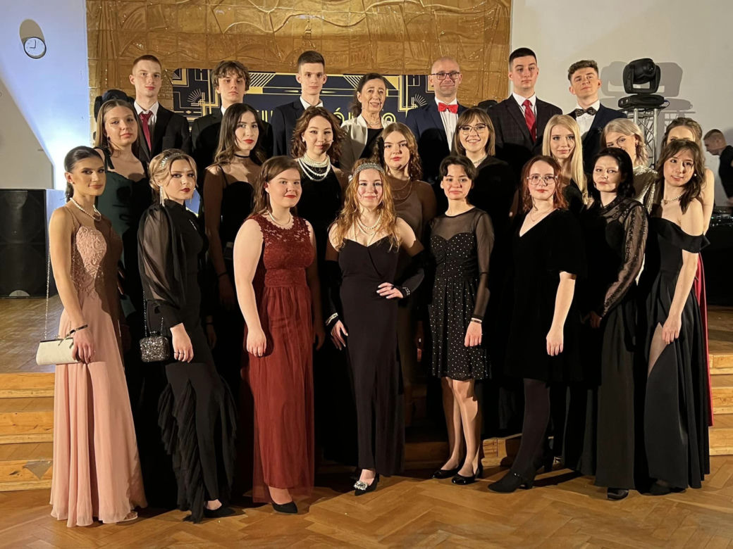Studniówka I Liceum Ogólnokształcącego im. Adama Mickiewicza w Olsztynie [ZDJĘCIA]