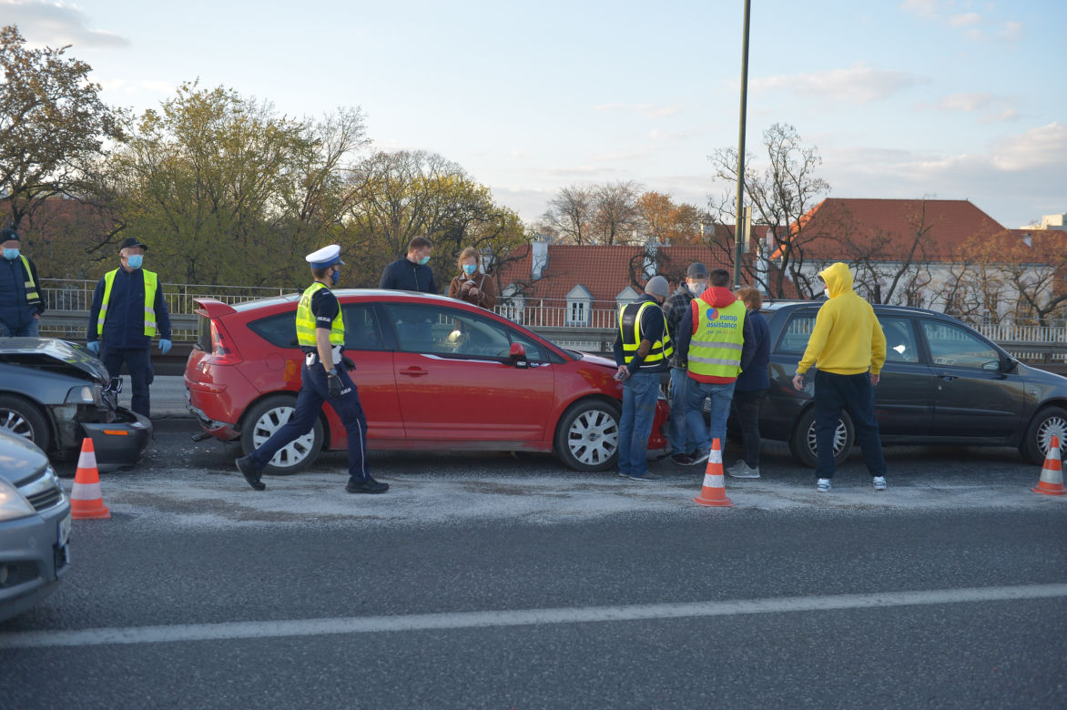 Karambol na Trasie Łazienkowskiej. Ogromny korek