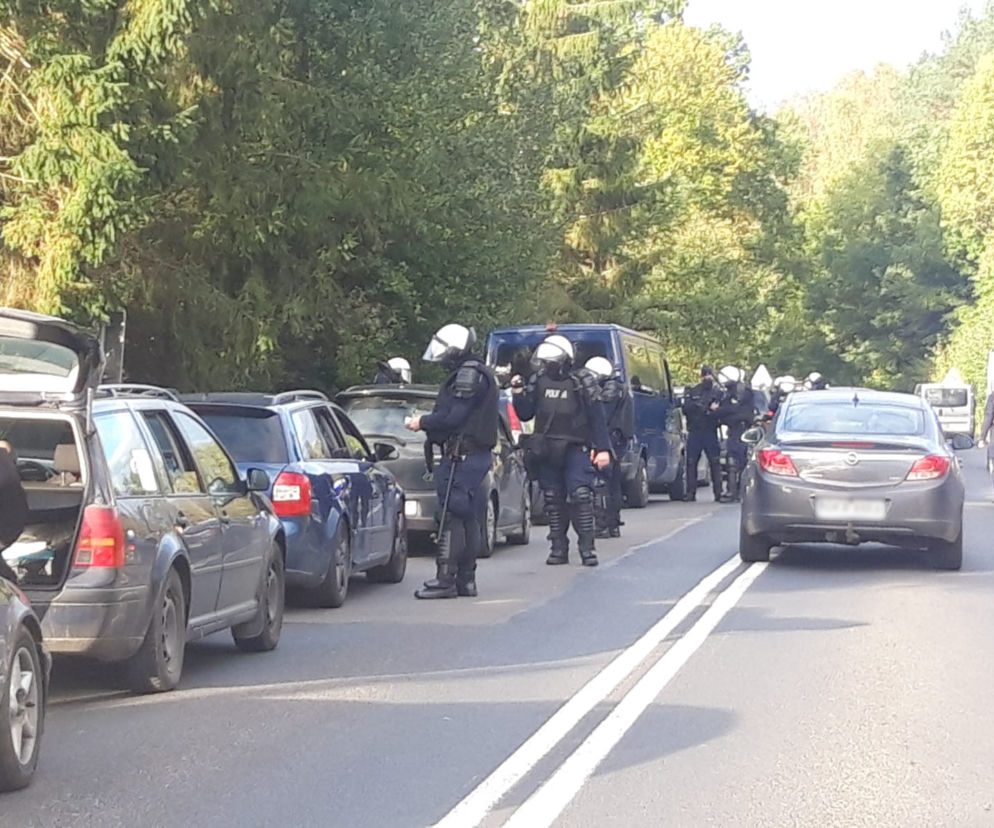 Pomorskie: PSEUDOKIBICE umówili się na WIELKĄ USTAWKĘ! Wkroczyła policja