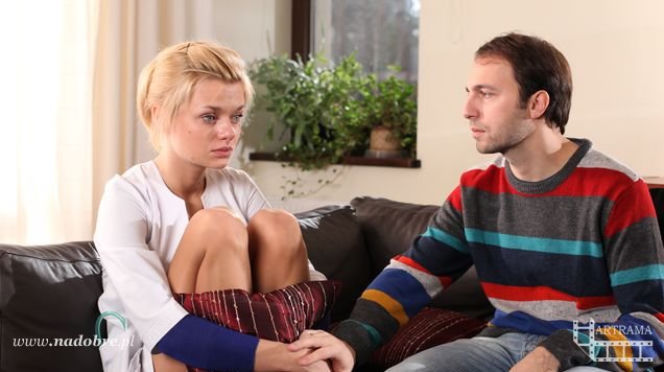 NA DOBRE I NA ZŁE. AGATA (Emilia Komarnicka), PAWEŁ LEWICKI (Maciej Marczewski)