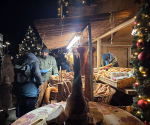 Miasto rozbłysło świąteczną magią! Tłumy na wielkim otwarciu Bydgoskiego Jarmarku Świątecznego