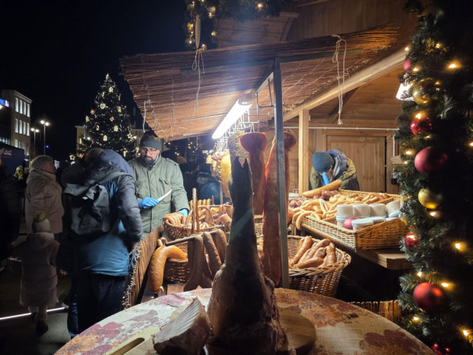 Miasto rozbłysło świąteczną magią! Tłumy na wielkim otwarciu Bydgoskiego Jarmarku Świątecznego