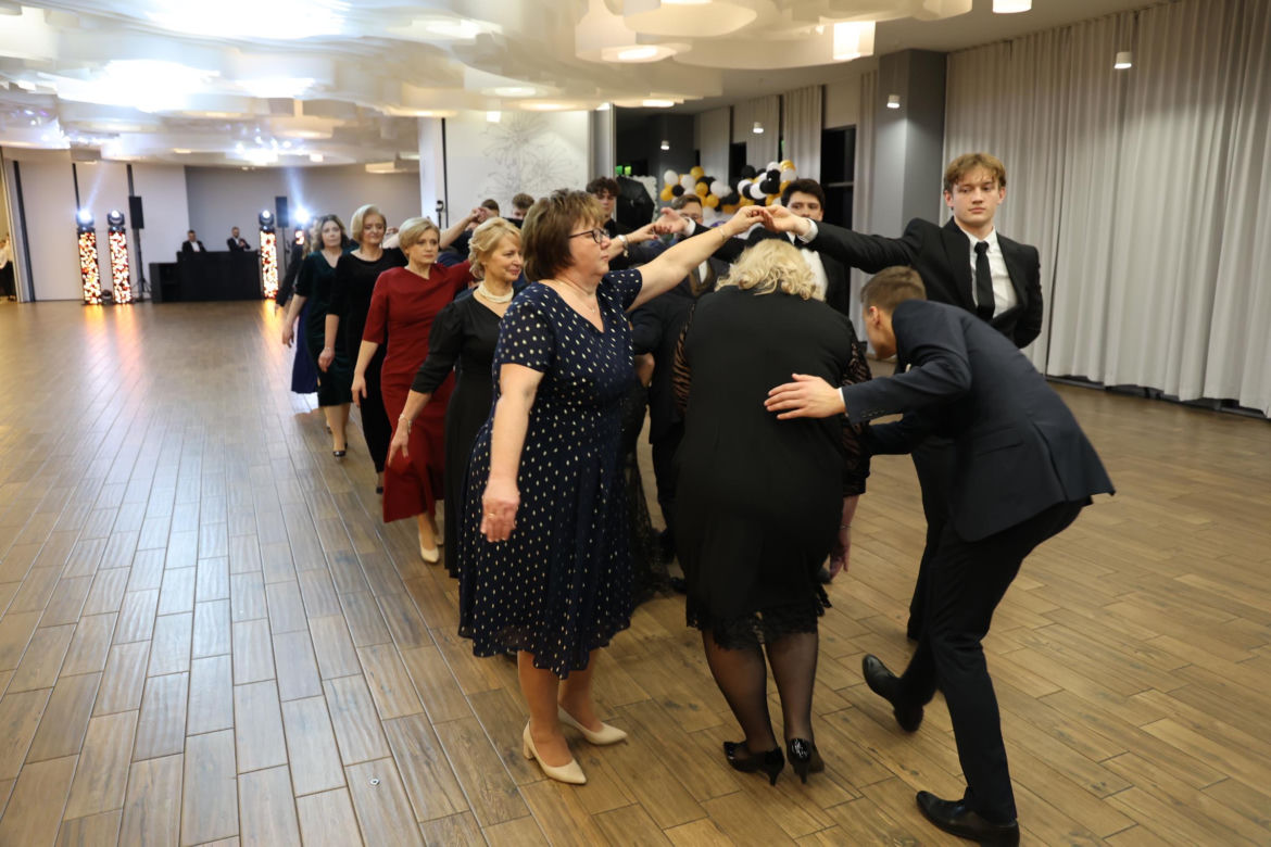 Studniówka Zespołu Szkół Elektronicznych w Lublinie. Tak bawią się tegoroczni maturzyści! 