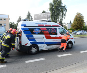 Wypadek karetki na skrzyżowaniu ulic Bukowińskiej i Wilanowskiej