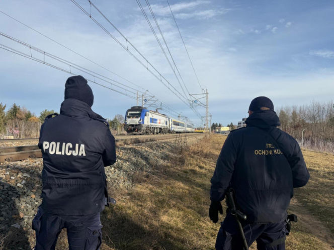 Działania policjantów z garnizonu stołecznego na torach i dworcach