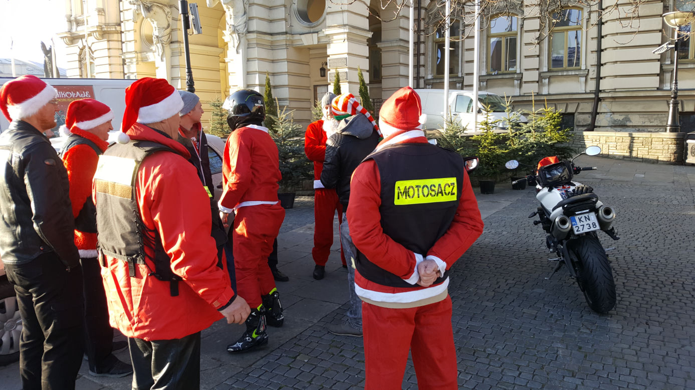 Czy św. Mikołaj jeździ na motocyklu? Tak i to nie jeden!