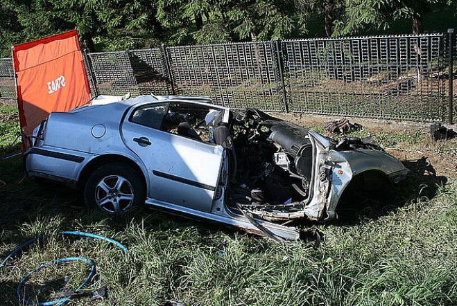 Tragiczny wypadek pod Jasłem. Ciężarówka zderzyła się z samochodem osobowym: nie żyją 3 osoby