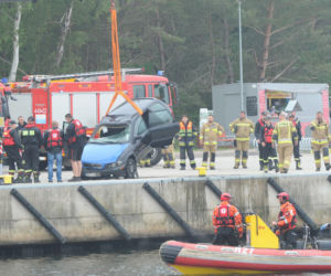 Auto w kanale portowym