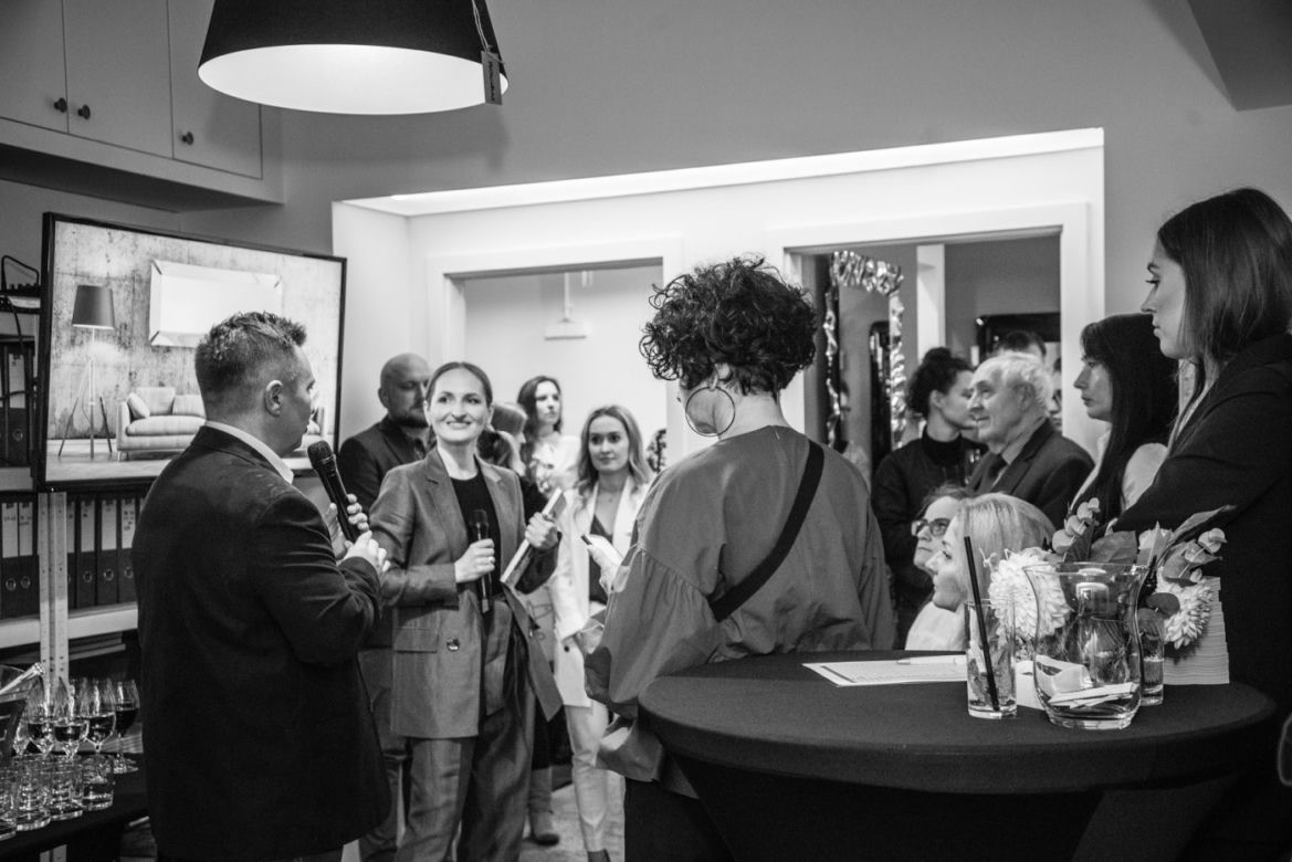 J&J glass & design w CHŁODNA 11 CONCEPT. Włoskie lustra w centrum Warszawy