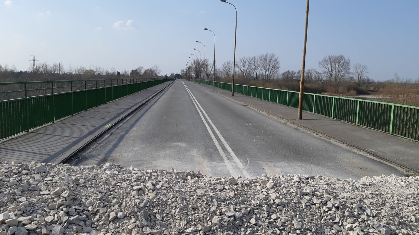 Most w Ostrowie - mija pół roku od zamknięcia