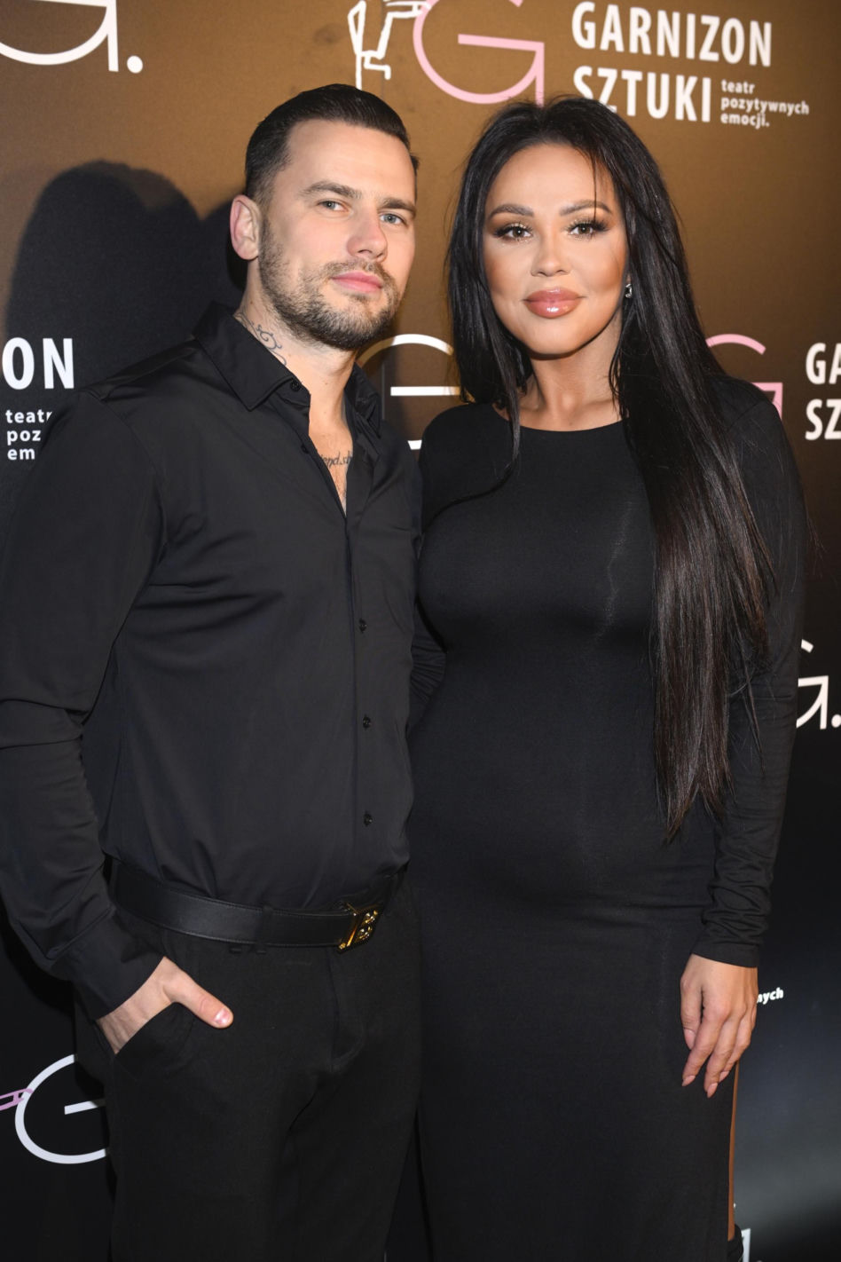Sylwia Bomba i Grzegorz Collins pływają ze świnkami na wakacjach