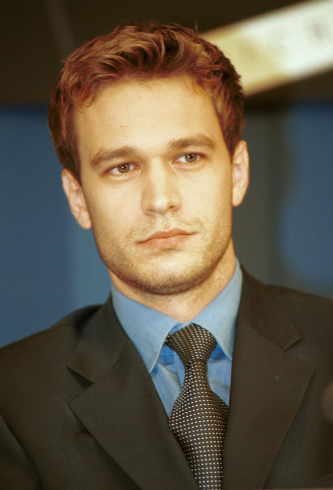 Michał Żebrowski od lat wciela się w Falkowicza w "Na dobre i na złe". Już na początku kariery aktorskiej był bożyszczem kobiet [GALERIA]