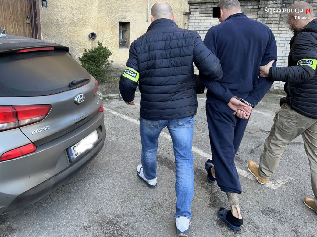 Poważny cios w narkobiznes. Przejęto 4 kilogramy narkotyków. 39-latek powiązany z pseudokibicami