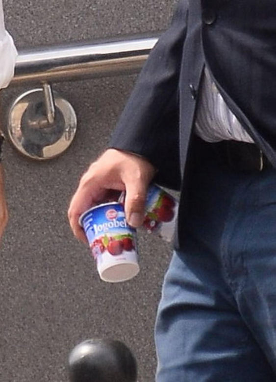 Marcin Kierwiński po jogurt z ochroną