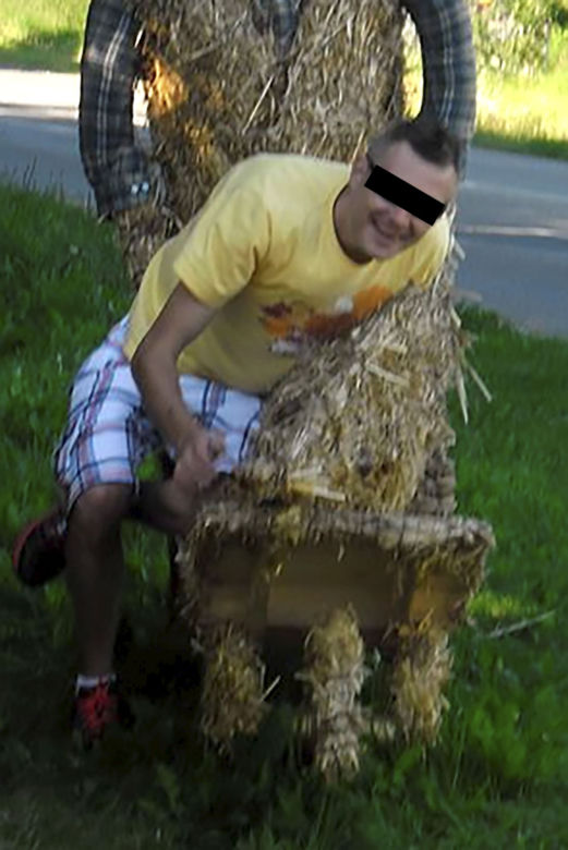 Pochowali Kamilę w sukni ślubnej